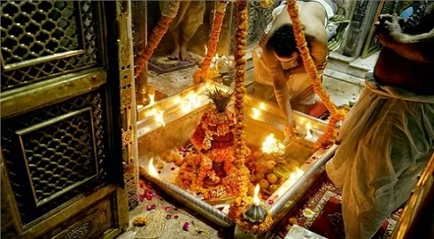 Rudra Abhishek Tour Package with Ganga Aarti in Varanasi